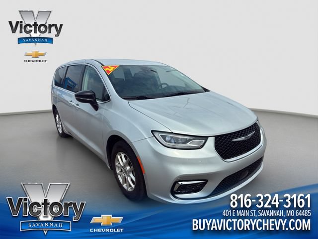Used 2024 Chrysler Pacifica Touring-L FWD image 1