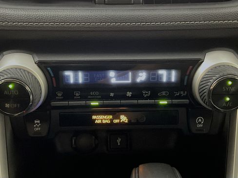 Used 2020 Toyota RAV4 XLE w/ Convenience Package image 26