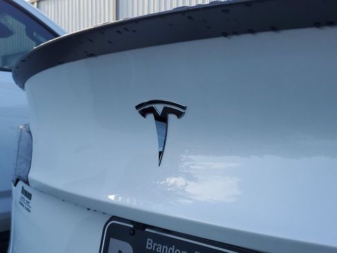 Used 2025 Tesla Model Y Performance AWD/4WD image 6