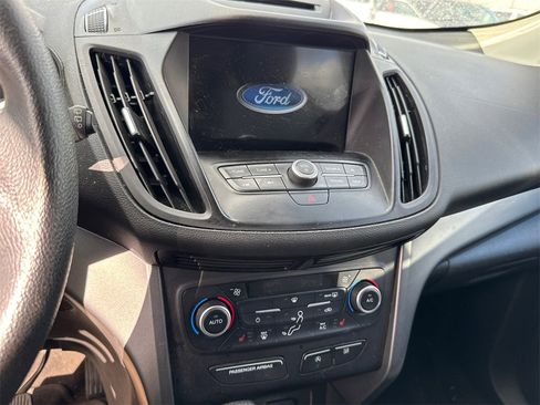 Used 2018 Ford Escape SE w/ SE Sync 3 Package image 12