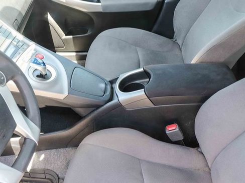 Used 2015 Toyota Prius Three w/ Preferred Accessory Package FWD image 21