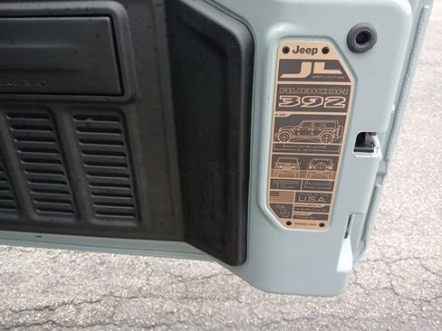 Used 2024 Jeep Wrangler Unlimited Rubicon 392 image 18