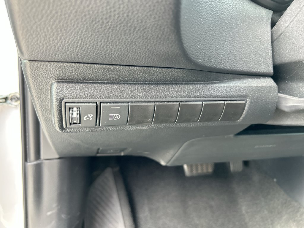 Used 2024 Toyota Corolla LE FWD image 13