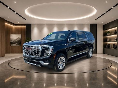 Used 2025 GMC Yukon XL Denali AWD/4WD image 2