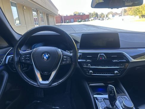 Used 2019 BMW 530i xDrive w/ Dynamic Handling Package image 21