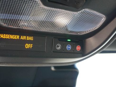 Used 2025 Chevrolet Trax RS w/ Sunroof Package FWD image 24
