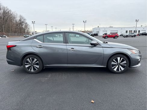 Used 2021 Nissan Altima 2.5 SV image 8