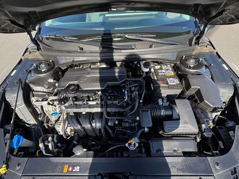 Used 2025 Kia K4 LXS image 32