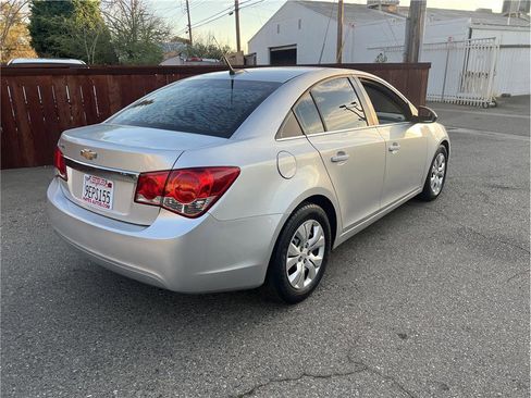 Used 2012 Chevrolet Cruze LS w/ Connectivity Package image 5