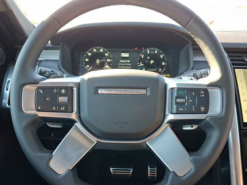 New 2026 Land Rover Discovery Limited Edition image 6