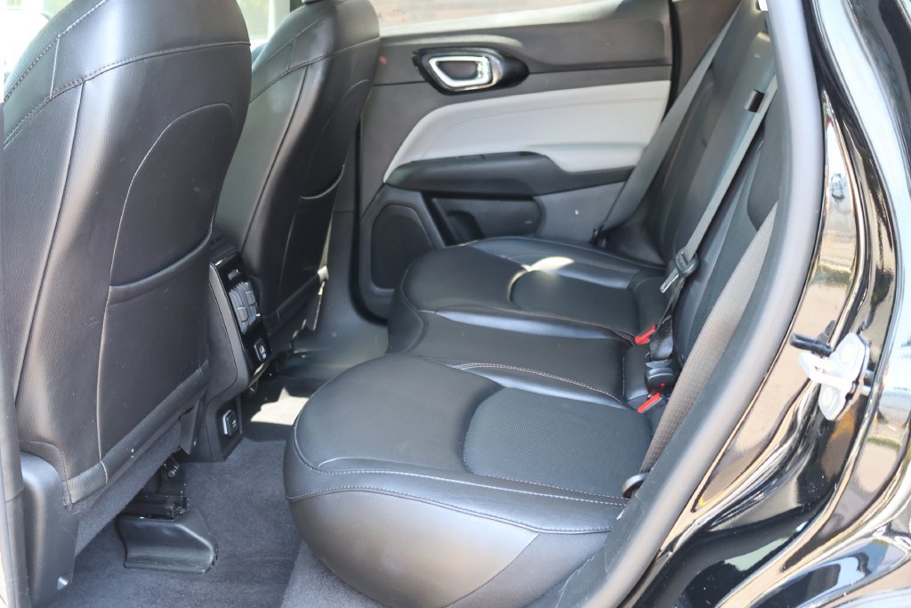 Used 2022 Jeep Compass Limited AWD/4WD image 15