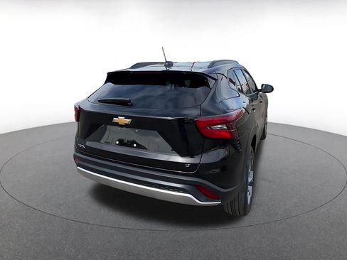 Used 2025 Chevrolet Trax LT w/ LT Convenience Package image 14