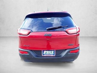 Used 2017 Jeep Cherokee Latitude w/ Safety/Convenience Group AWD/4WD video 3
