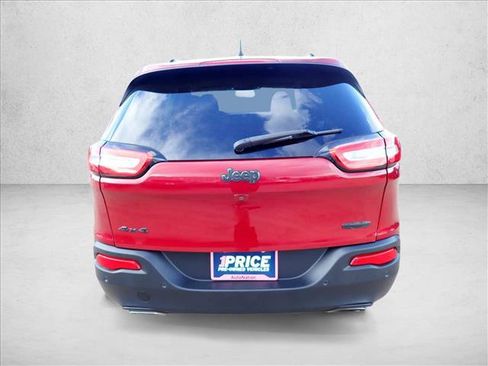 Used 2017 Jeep Cherokee Latitude w/ Safety/Convenience Group AWD/4WD image 3