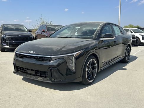 New 2026 Kia K4 GT-Line FWD image 2