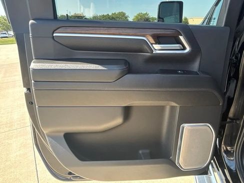 Used 2024 Chevrolet Silverado 2500 High Country w/ Technology Package AWD/4WD image 24