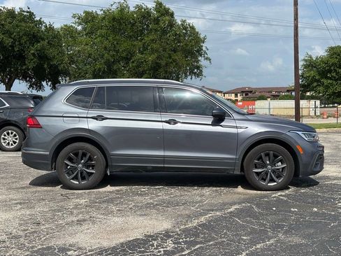 Used 2024 Volkswagen Tiguan SE w/ MDO Package, Three-Row FWD image 4