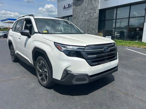 Used 2025 Subaru Forester Limited AWD/4WD image 3