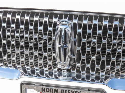 Used 2022 Lincoln Corsair Reserve w/ Equipment Group 201A image 6