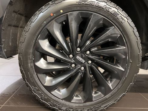 Used 2020 Lincoln Navigator Reserve w/ Equipment Group 208A Reserve image 7