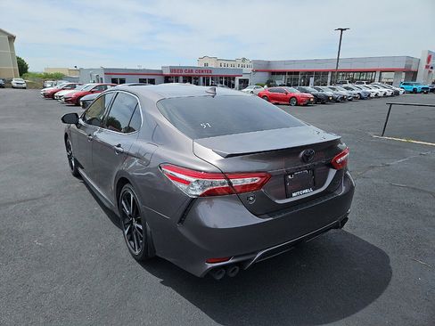 Used 2020 Toyota Camry XSE FWD image 3