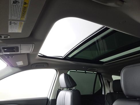 New 2026 Honda Pilot Touring image 4