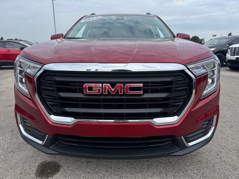 Used 2024 GMC Terrain SLE w/ Driver Convenience Package FWD image 10