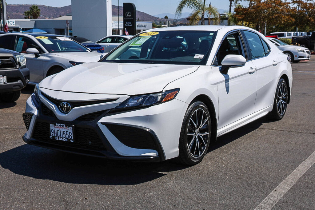 Used 2023 Toyota Camry SE FWD image 17