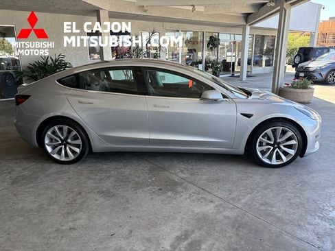 Used 2018 Tesla Model 3 Long Range RWD image 4