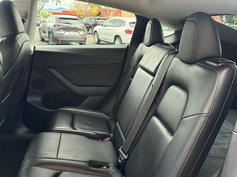 Used 2023 Tesla Model Y Long Range image 18