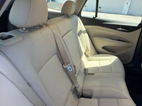 Used 2018 Buick Regal Essence w/ Driver Confidence Package #1 AWD/4WD image 23