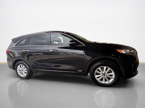 Used 2020 Kia Sorento LX w/ LX I4 Convenience Package image 2