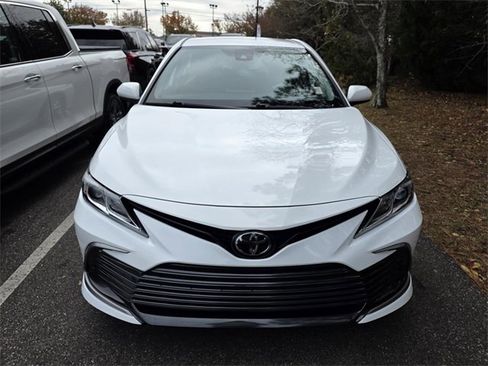 Used 2022 Toyota Camry LE w/ Carpet Mat Package (TMS) image 2