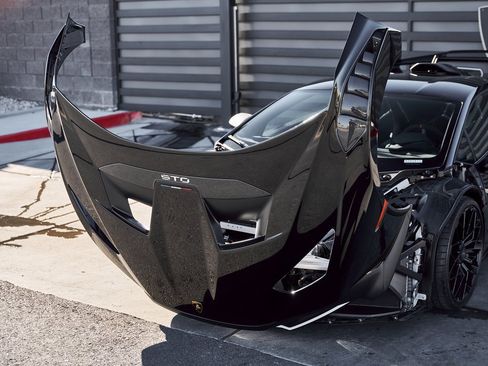 Used 2024 Lamborghini Huracan STO image 22