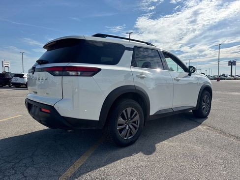 Used 2024 Nissan Pathfinder SV FWD image 6