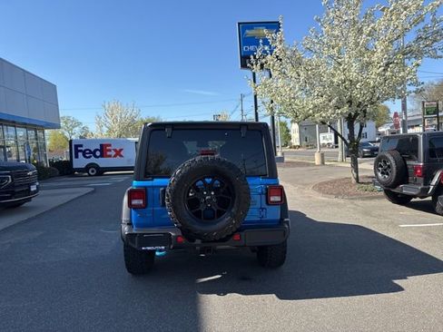 Used 2024 Jeep Wrangler Unlimited AWD/4WD image 7