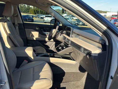 Used 2022 Lincoln Corsair FWD image 10