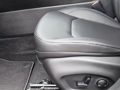 New 2026 Jeep Compass Limited image 25