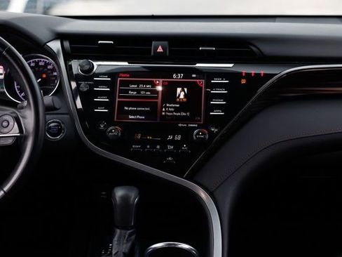 Used 2019 Toyota Camry XLE image 40