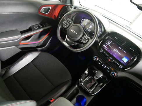 Used 2023 Kia Soul GT-Line FWD image 9
