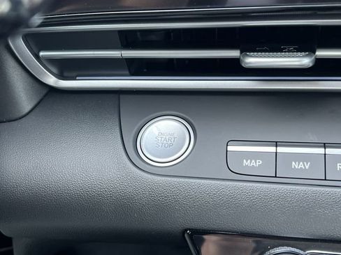 New 2026 Hyundai Elantra Limited FWD image 20