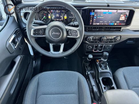 Certified 2025 Jeep Wrangler Unlimited Sahara AWD/4WD image 15