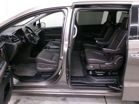 Used 2022 Honda Odyssey Elite image 12