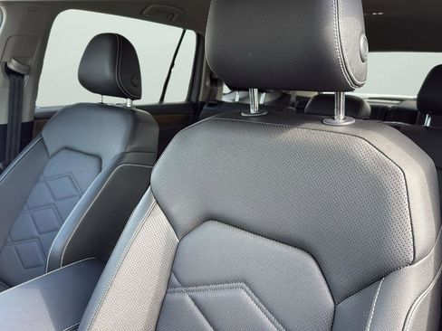 Used 2025 Volkswagen Atlas SE image 10