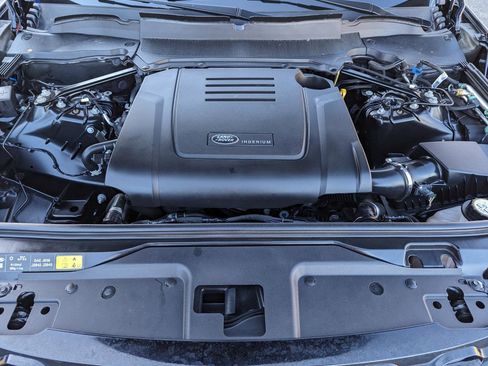 Used 2024 Land Rover Discovery Dynamic SE image 47