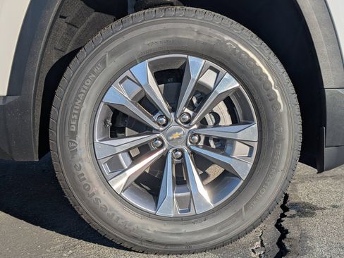 New 2026 Chevrolet Equinox LT FWD image 6