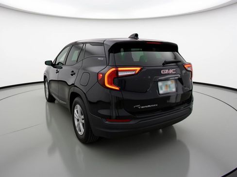 Used 2024 GMC Terrain SLE image 6