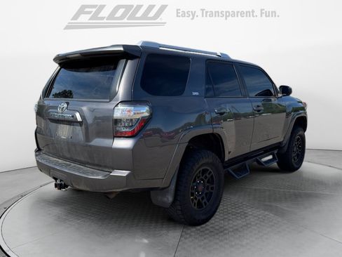 Used 2018 Toyota 4Runner SR5 AWD/4WD image 7