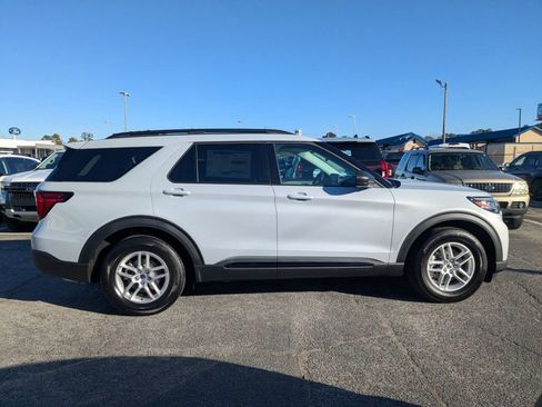New 2026 Ford Explorer Active w/ Active Comfort Package image 3