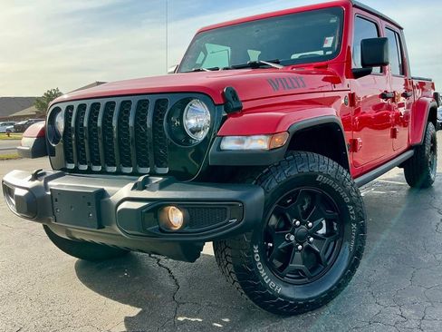 Used 2022 Jeep Gladiator Sport AWD/4WD image 2